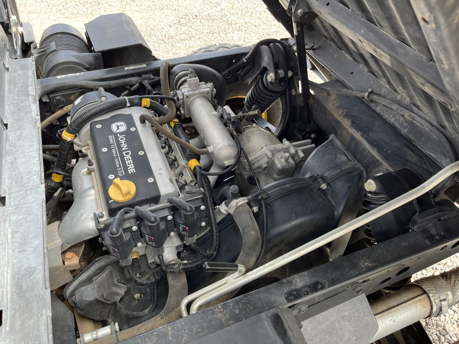 ./imagenes/INVOICE/2019/18247/JOHN DEERE XUV835E (3).JPG